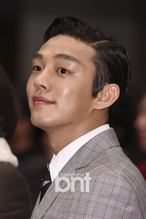 올해의 영화상 남우주연상 유아인 | 인스티즈