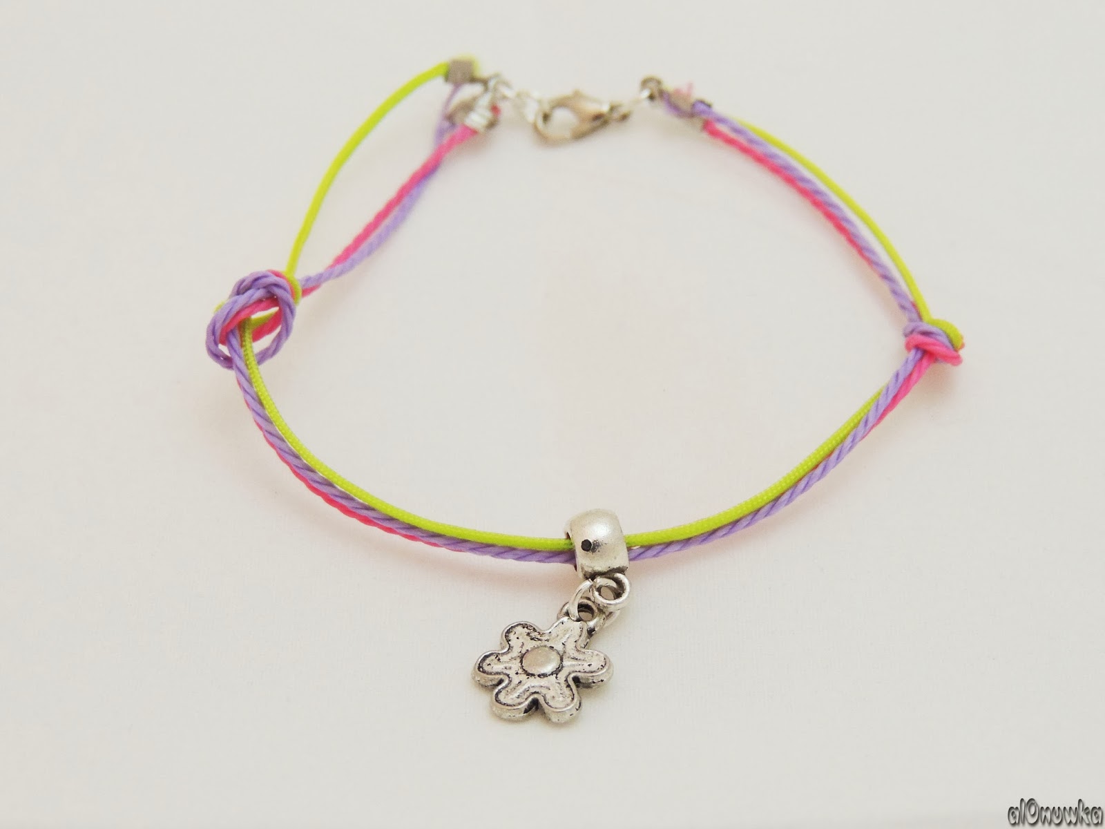 Плетение браслетов для девочек. Набор для плетения браслетов и фенечек. Плетения резинки русалка. Плетение браслетов для девочек. Плетение браслетов для девочек.