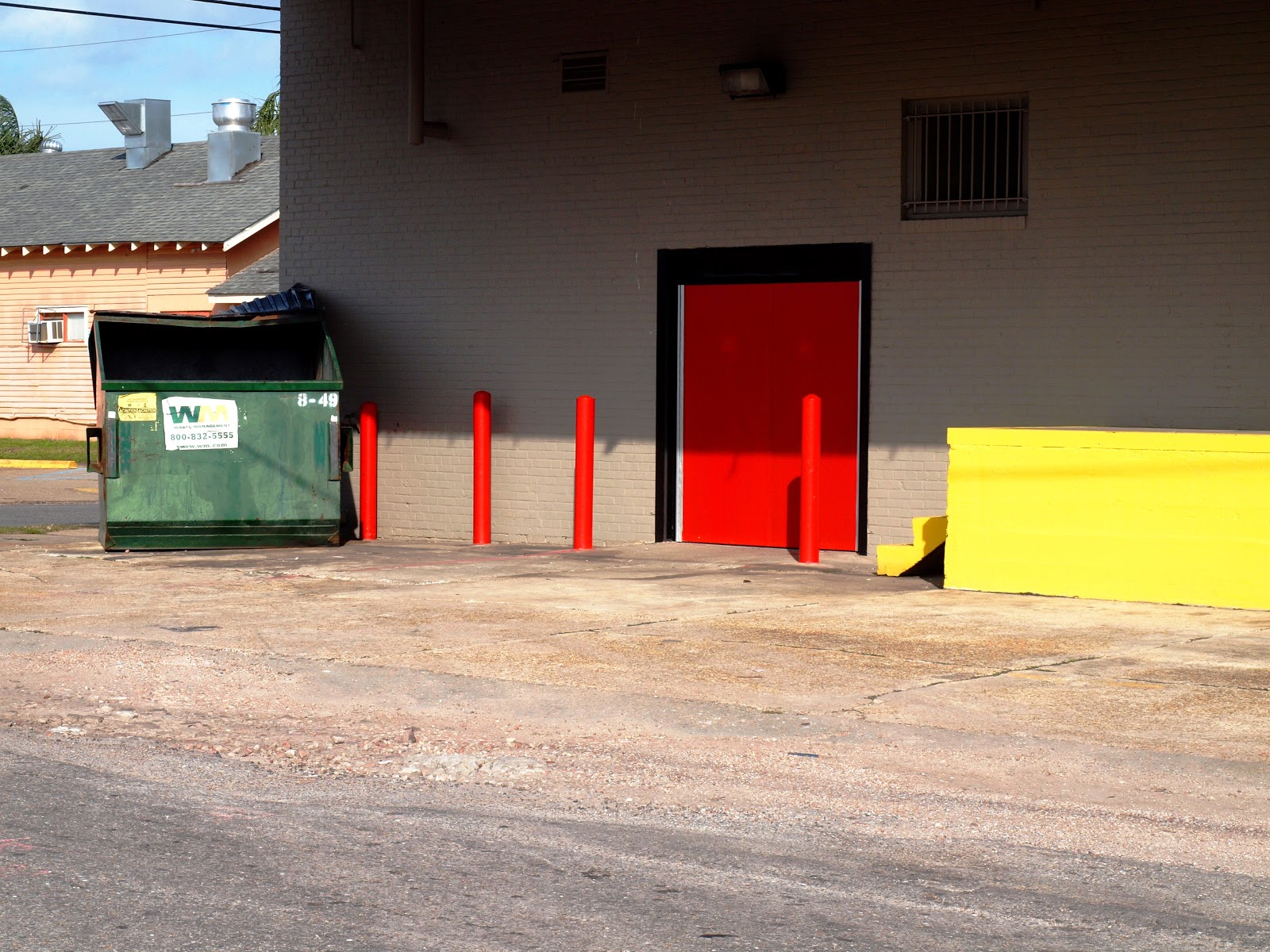 angels and people, life in New Orleans: back door