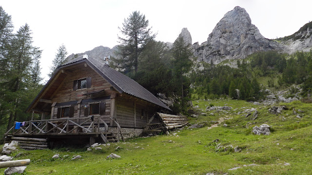 Rifugio Prgarca in alta valle Krma Rifugio Prgarca in alta valle Krma