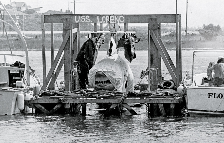 Amazing behind the scenes photos from the making of the film Jaws 1975 - 62