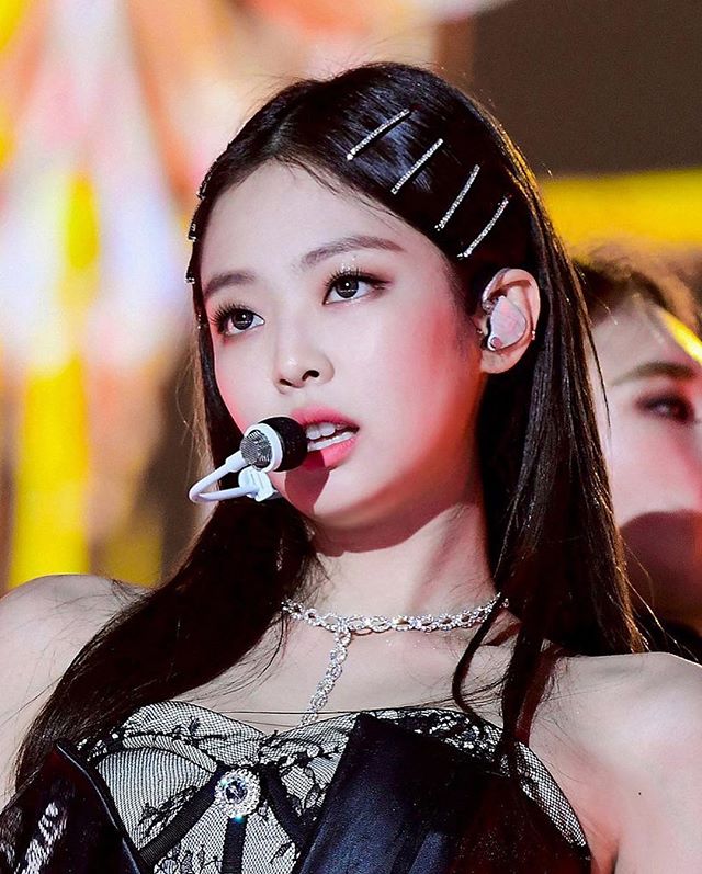 5 Styles of Hair Clips for Jennie BLACKPINK that are now