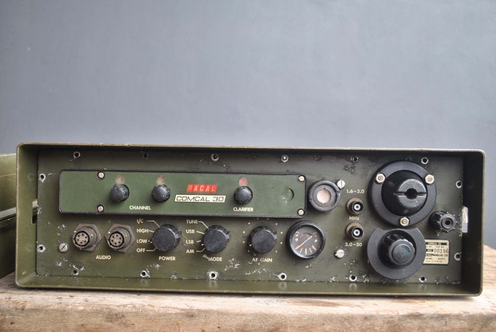 BOBO ART AND CURIOS 3 UNIT TRANSCEIVER MILITARY RADIO RACAL COMCAL 30