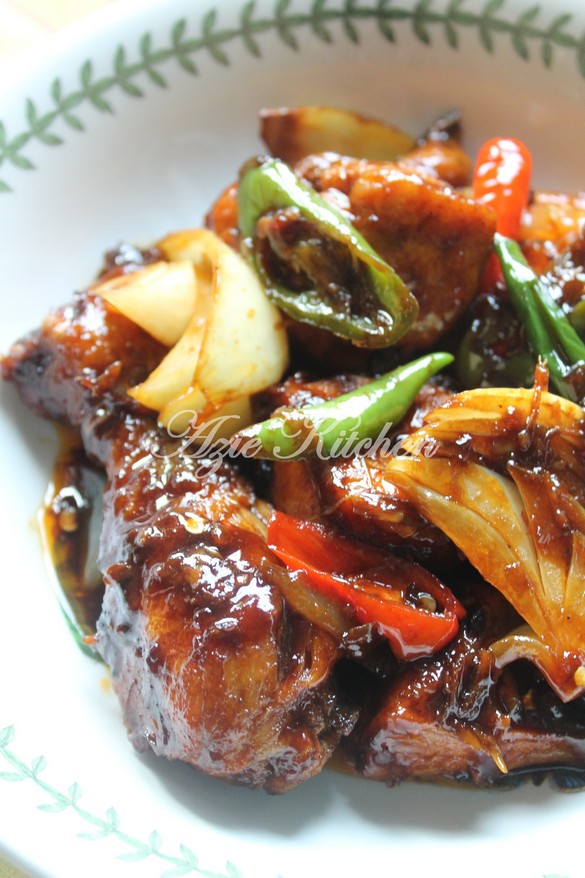 Ayam Masak Kicap Pedas Sedap Versi Kakak Neelofa Azie Kitchen