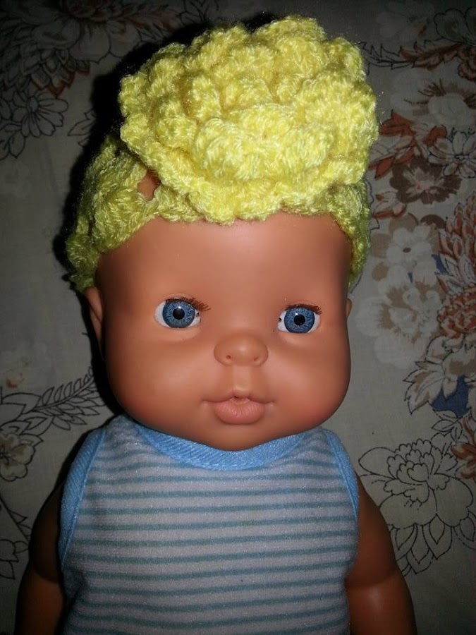 Gorrito para bebes color amarillo