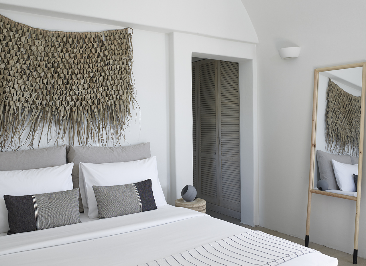 decordemon: Seascape Suites, Santorini by architectural studio STONES