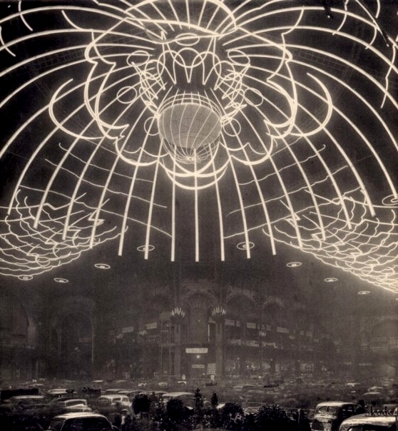 Salon de l'Automobile Grand Palais 1937 néon Grand Palais