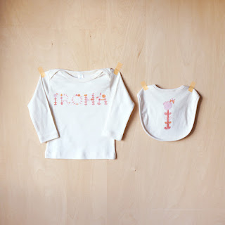 かわいい出産祝い,お名前入り,お名前プリント,オリジナル出産祝い,オーガニックコットン100%,かわいい,北欧,ベビー服,ベビーTシャツ