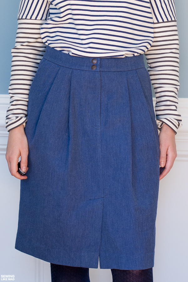 narrow pleated skirt