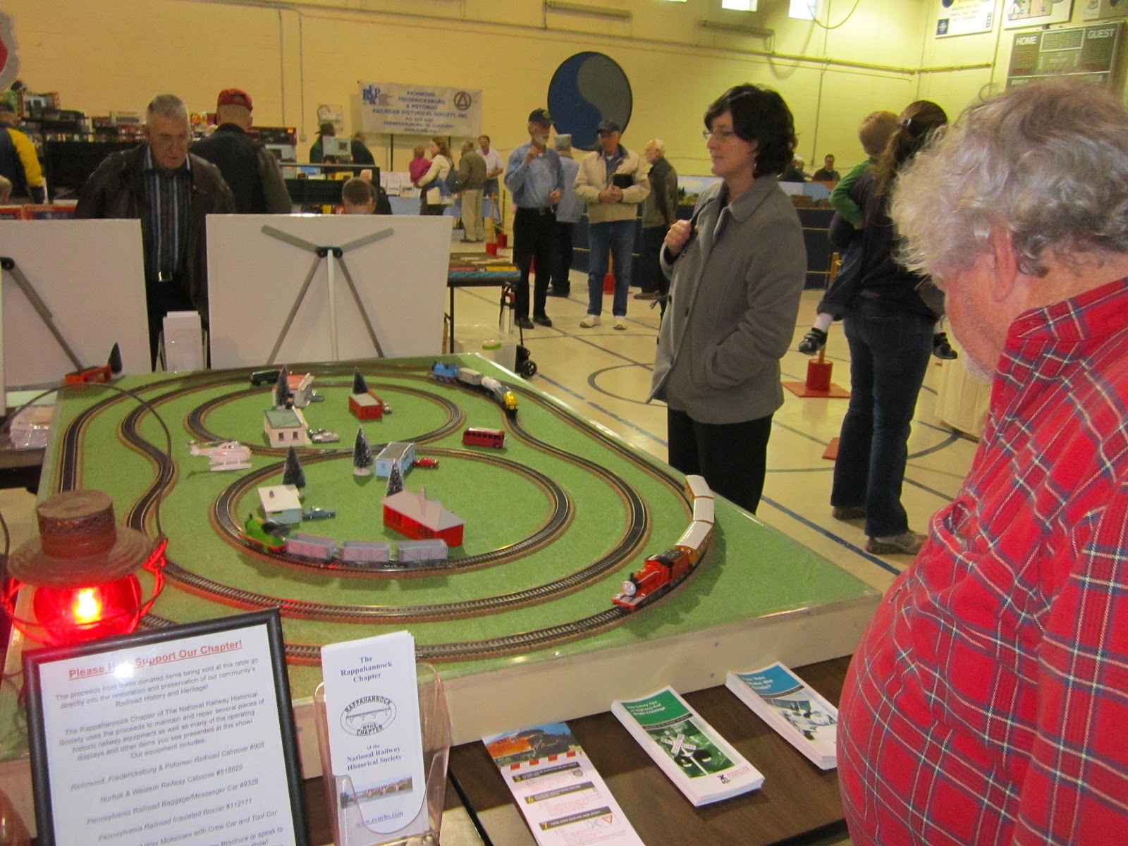 Off Topic'd: Trains at Christmas Model Trains Show &amp; Sale - the good