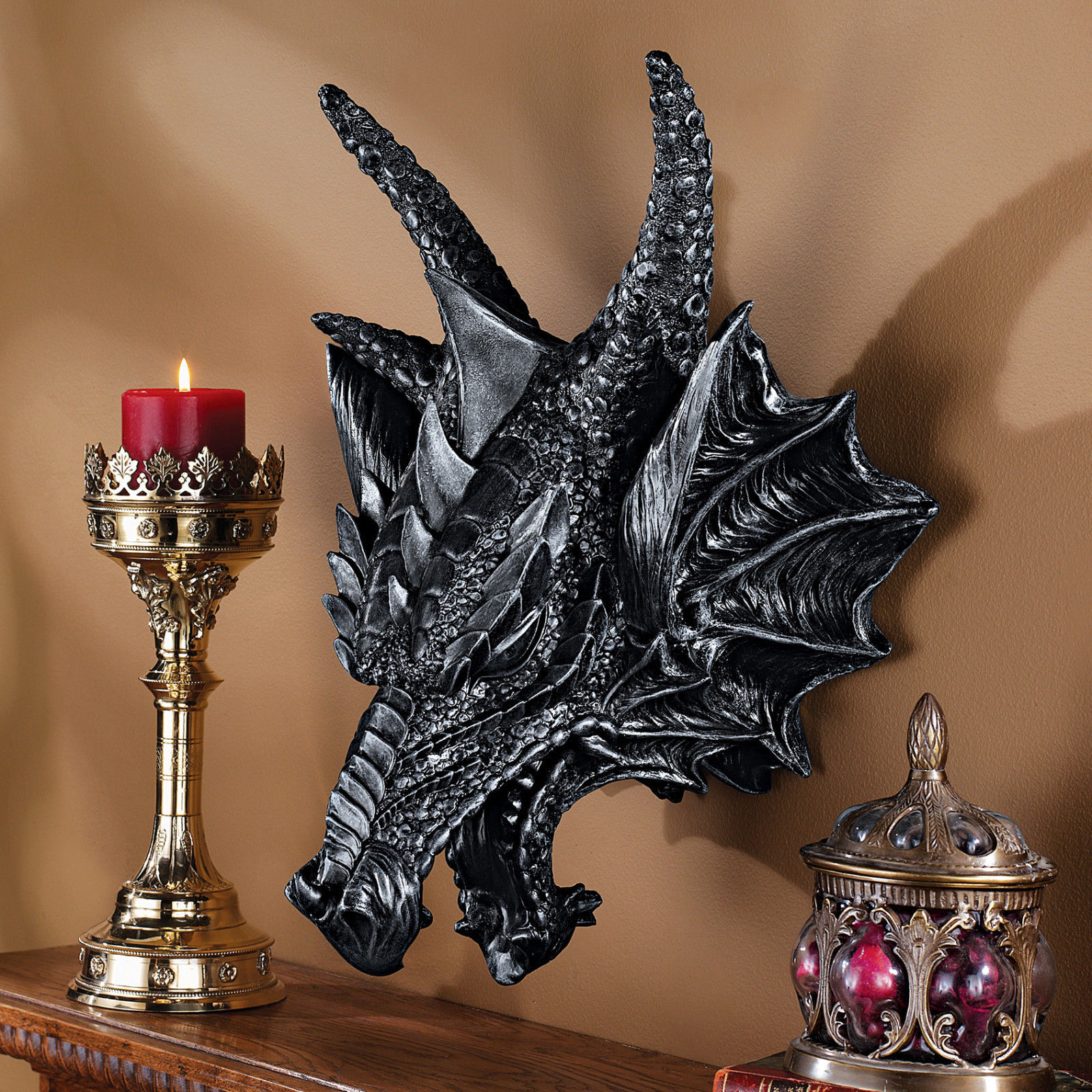 английский стиль чиппендейл. готическое платье. вещи в готическом стиле. готический стиль в интерьере. одежда готов.