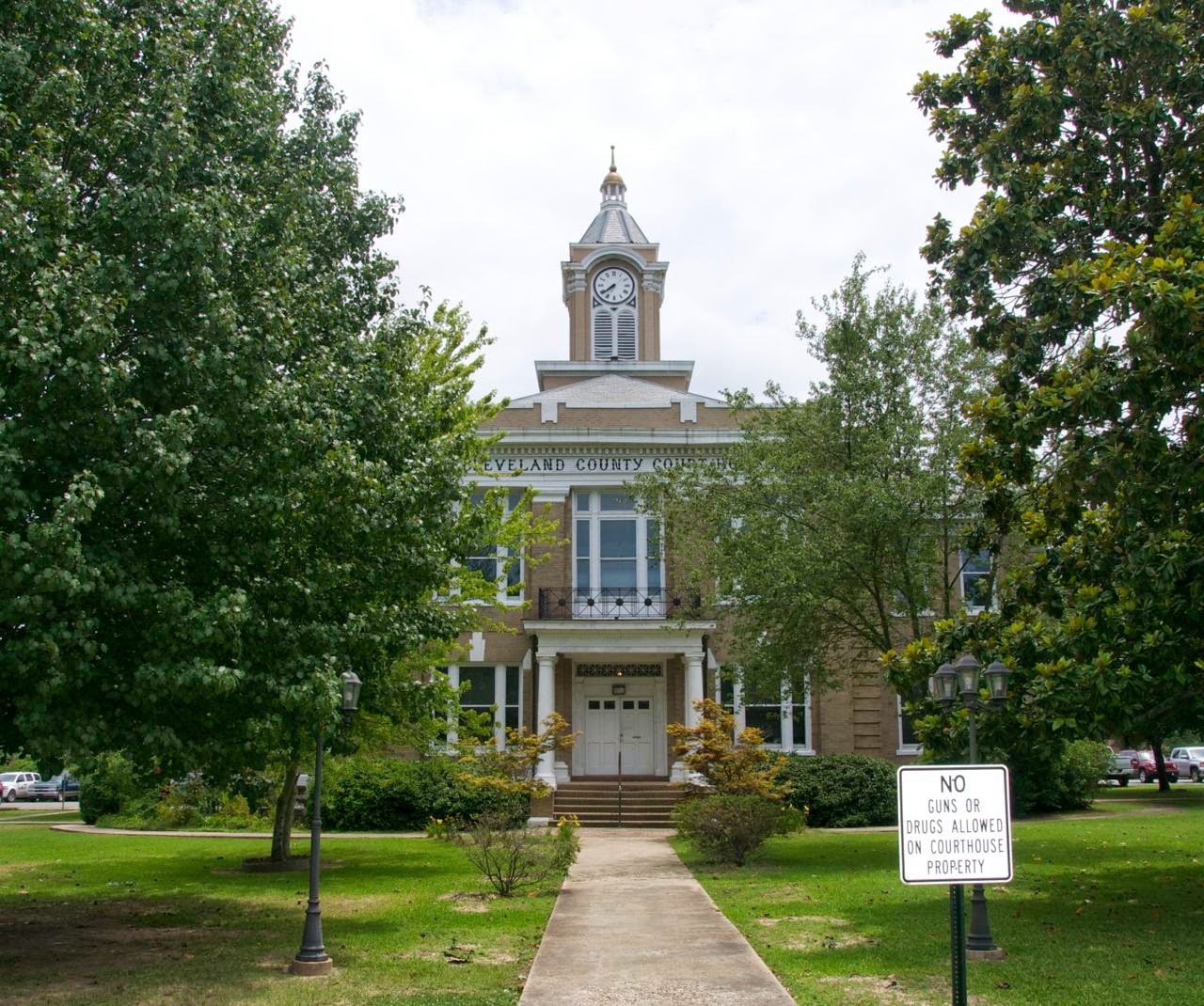 Suzassippi's Lottabusha County Chronicles Cleveland County Courthouse