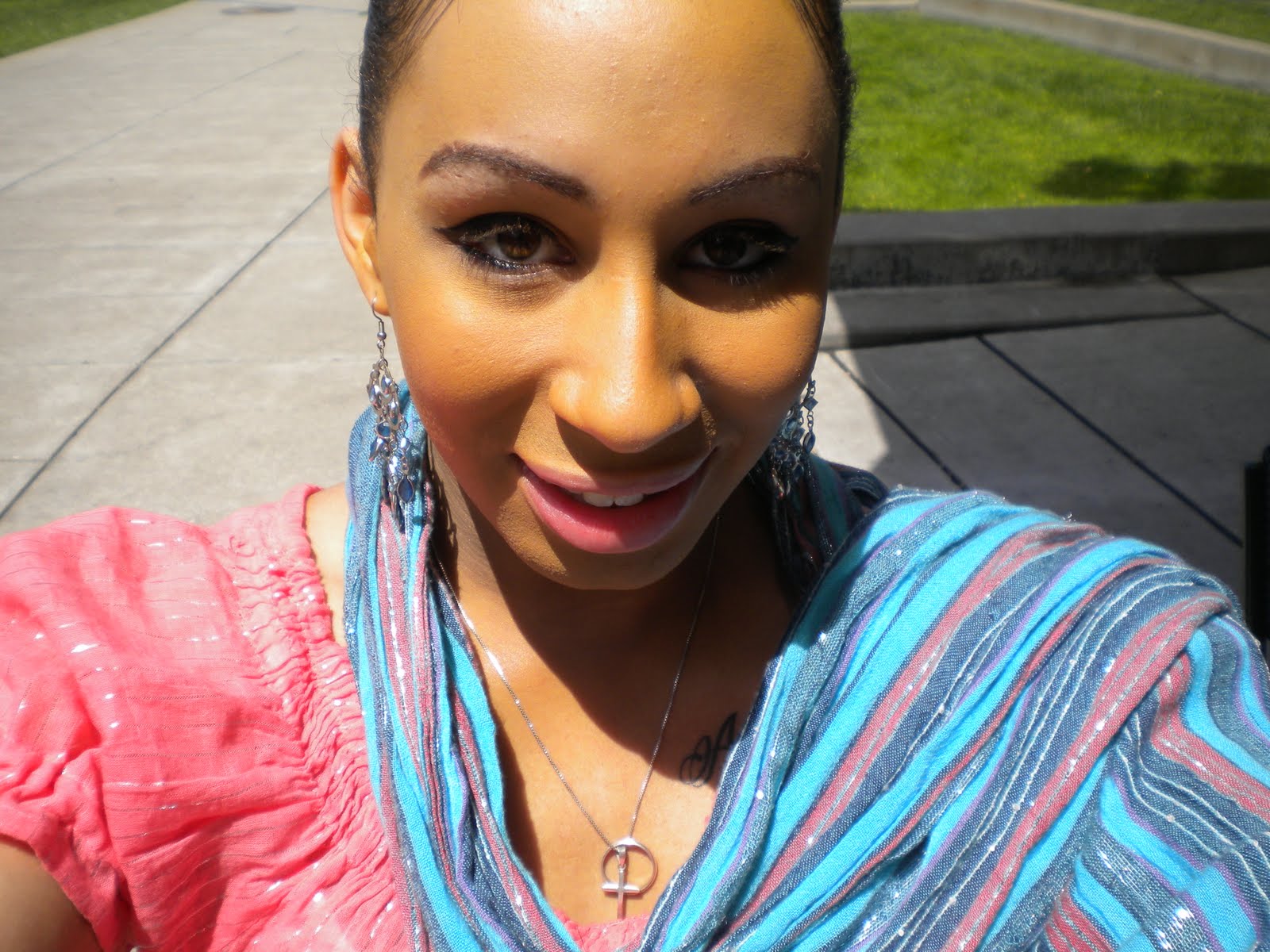 Honey FoXXX Blog: T- Minus 17 Days