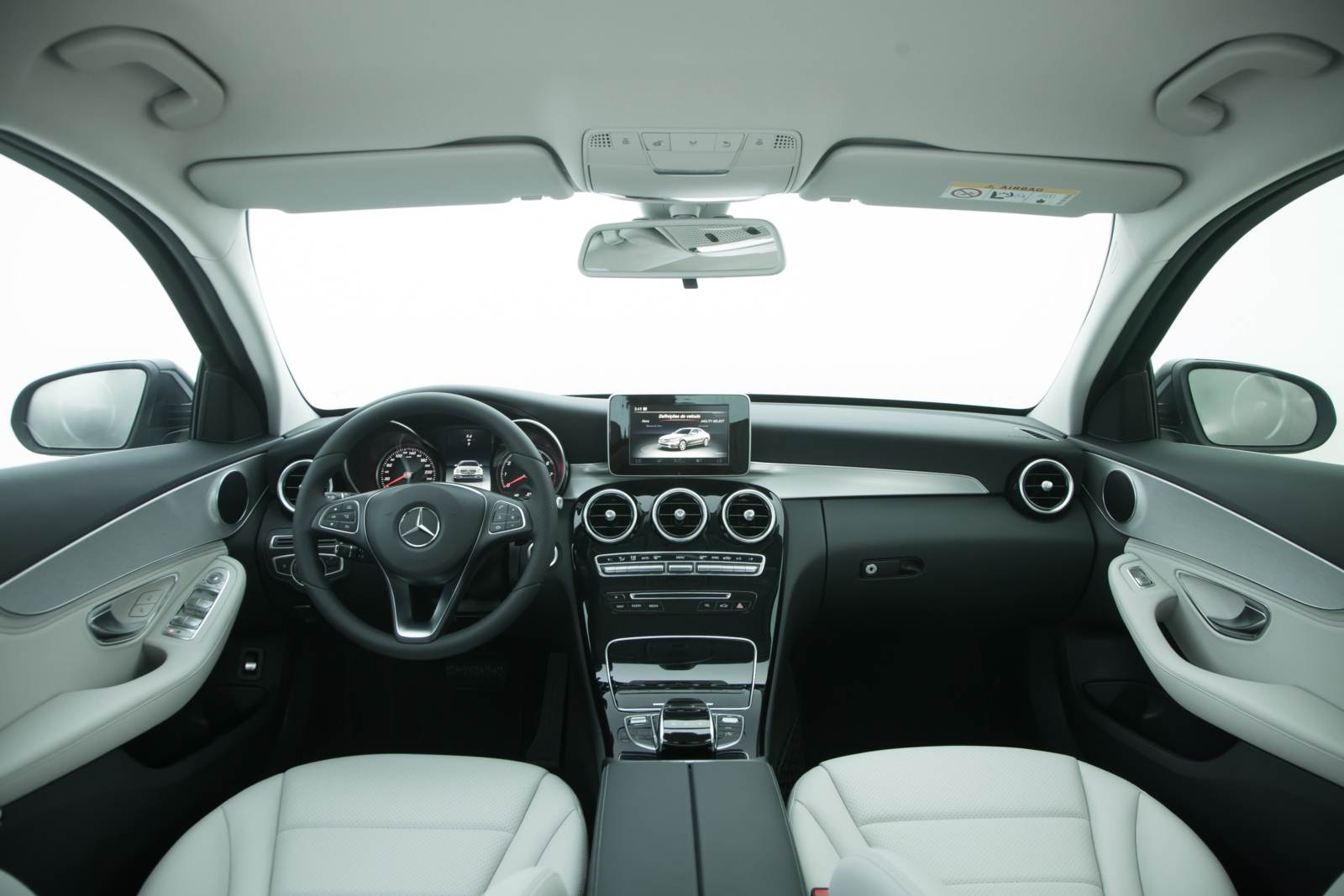 Mercedes-Benz C180 2015 - Avantgarde - interior
