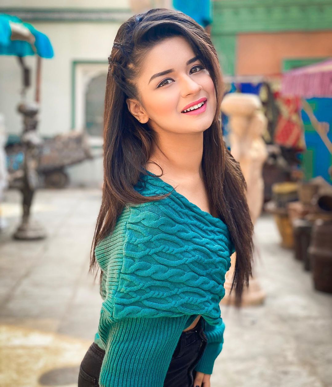 Avneet kaur pic