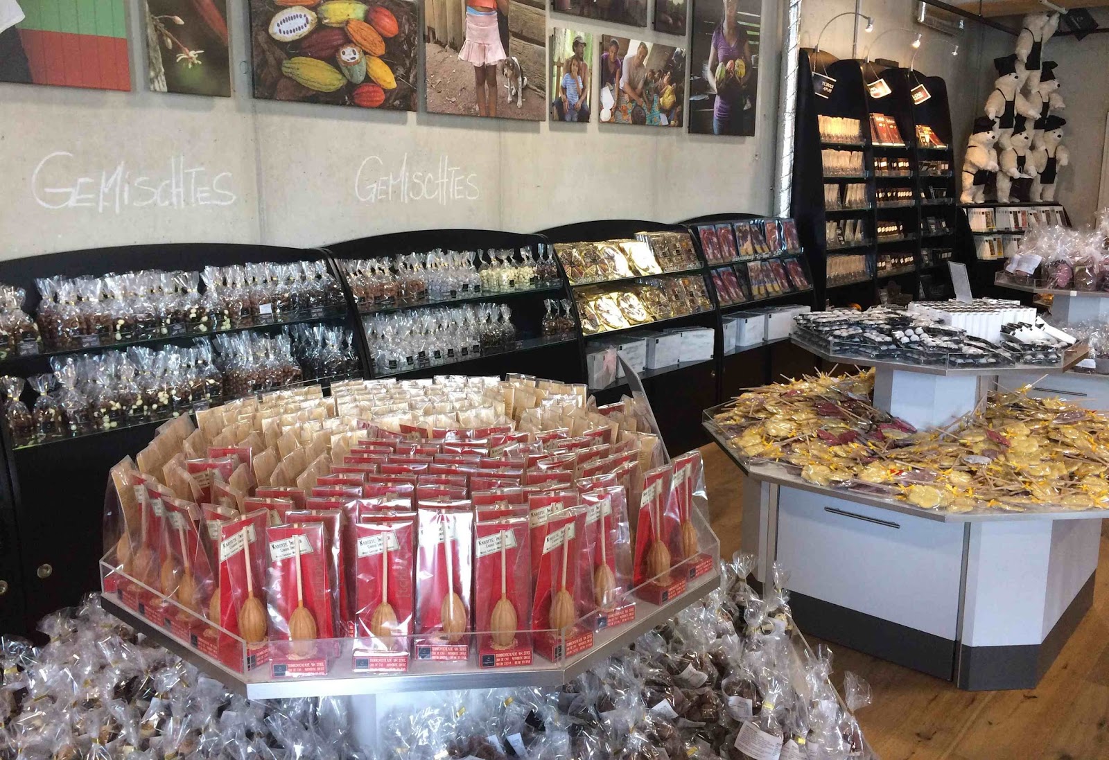 Zu Besuch beim Osterhäschen - im Schokoladen-Werksverkauf in Bad Honnef ...