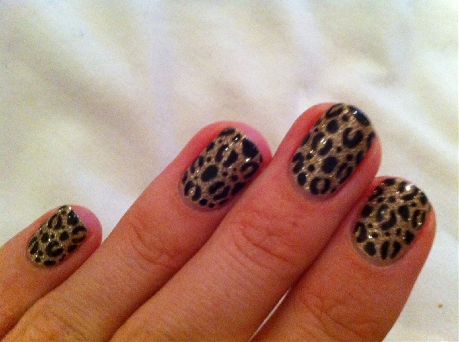 Brush up and Polish up!: CND Shellac Nail Art - Even more Leopard Print!