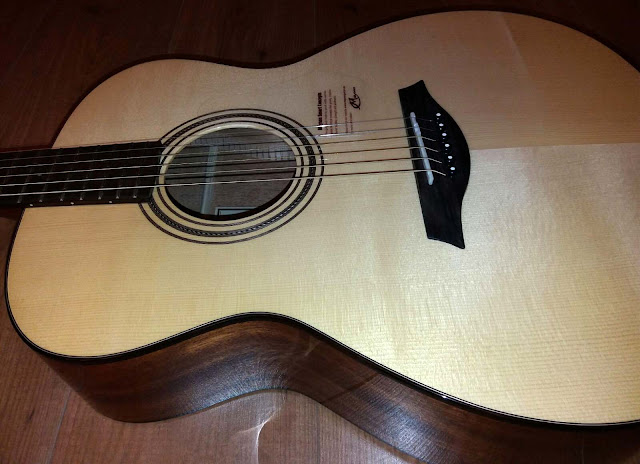 Guitarra acústica Mayson M1S serie luthier