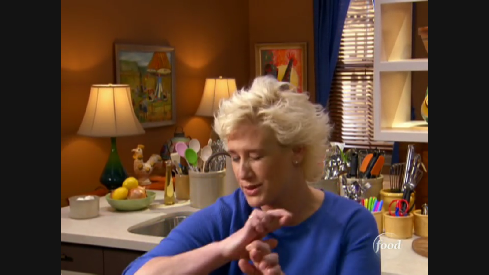 Go Ahead Take A Bite Women In Food Anne Burrell S Bolognese