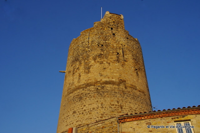 Montpeyroux, Puy-de-Dôme. la tour féodale