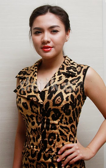 Koleksi Hot Photo Vicky Shu Dengan Jumpsuit Leopard Ketat Kamar Artis Cantik