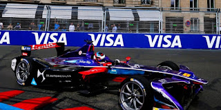 El reemplazo de los combustibles fósiles por la electricidad es solo una de las novedades de la categoría Formula E, que celebrará este sábado una competencia en Santiago. El reemplazo de los combustibles fósiles por la electricidad es solo una de las novedades de la categoría Formula E, que celebrará este sábado una competencia en Santiago.