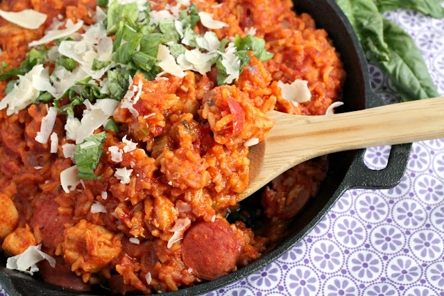 This Spicy Italian Style Jambalaya is the perfect fusion of classic Italian flavors and the spiciness & kick that you expect from Cajun cuisine.