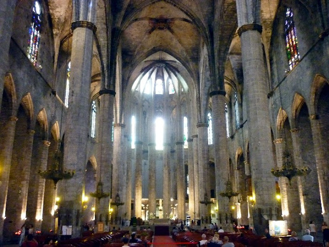 itinerario per il centro di Barcellona, santa maria del mar