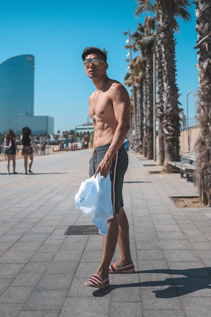 Leo Chan, Levitate Style, Beach Style at Barceloneta Beach in Barcelona