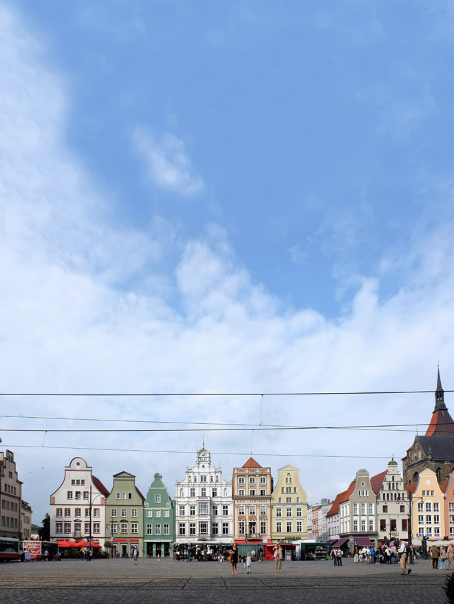 Ostsee | von Wismar bis Rostock, vorbei an Bad Doberan und zum Tee nach Warnemünde | Minza will Sommer Reisen in Deutschland, Urlaub in Deutschland, Mecklenburg Vorpommern, Shoppingtipps und Cafetipps in Wismar, Uni Rostock, Bad Doberan, Warnemünde, Ostsee, Pornobrunnen, Teepott, Architektur, Minza will Sommer