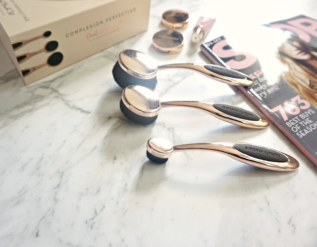Nude By Nature Oval Brush Set Review