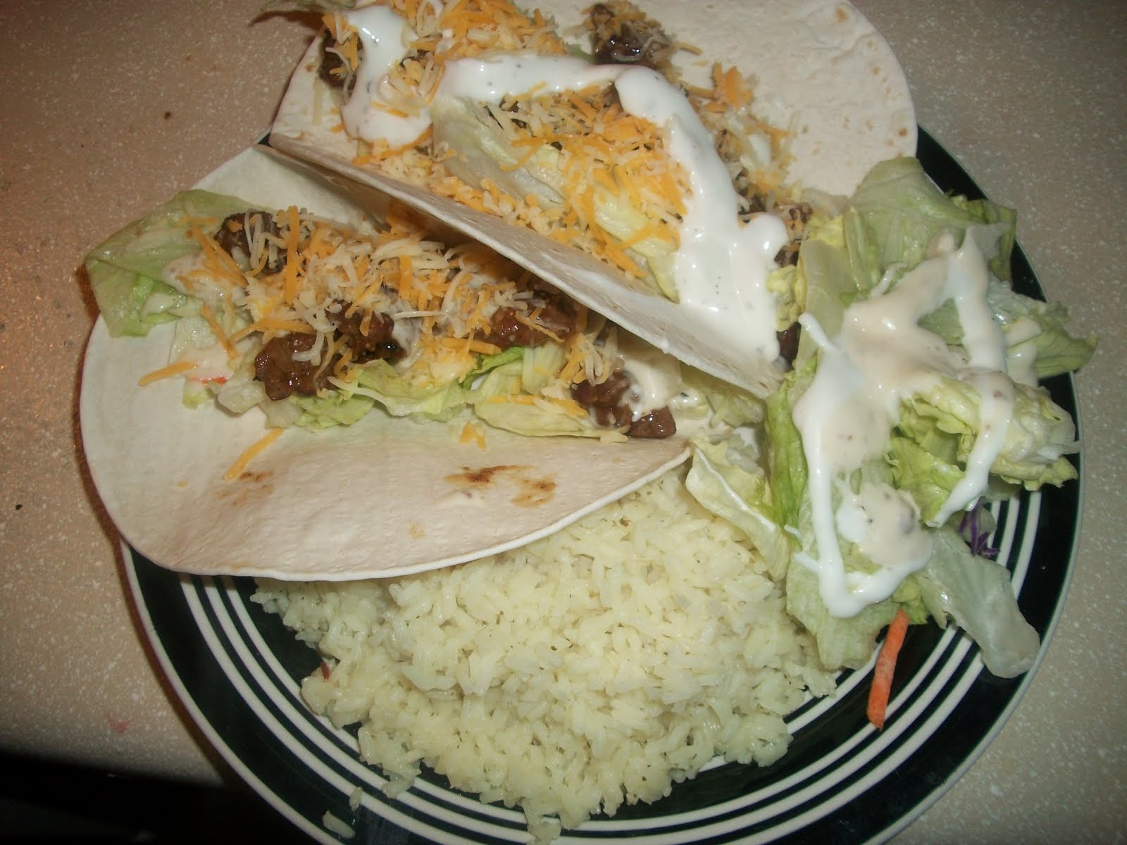 Shannon Pogue Eats Fajitas and Margaritas!