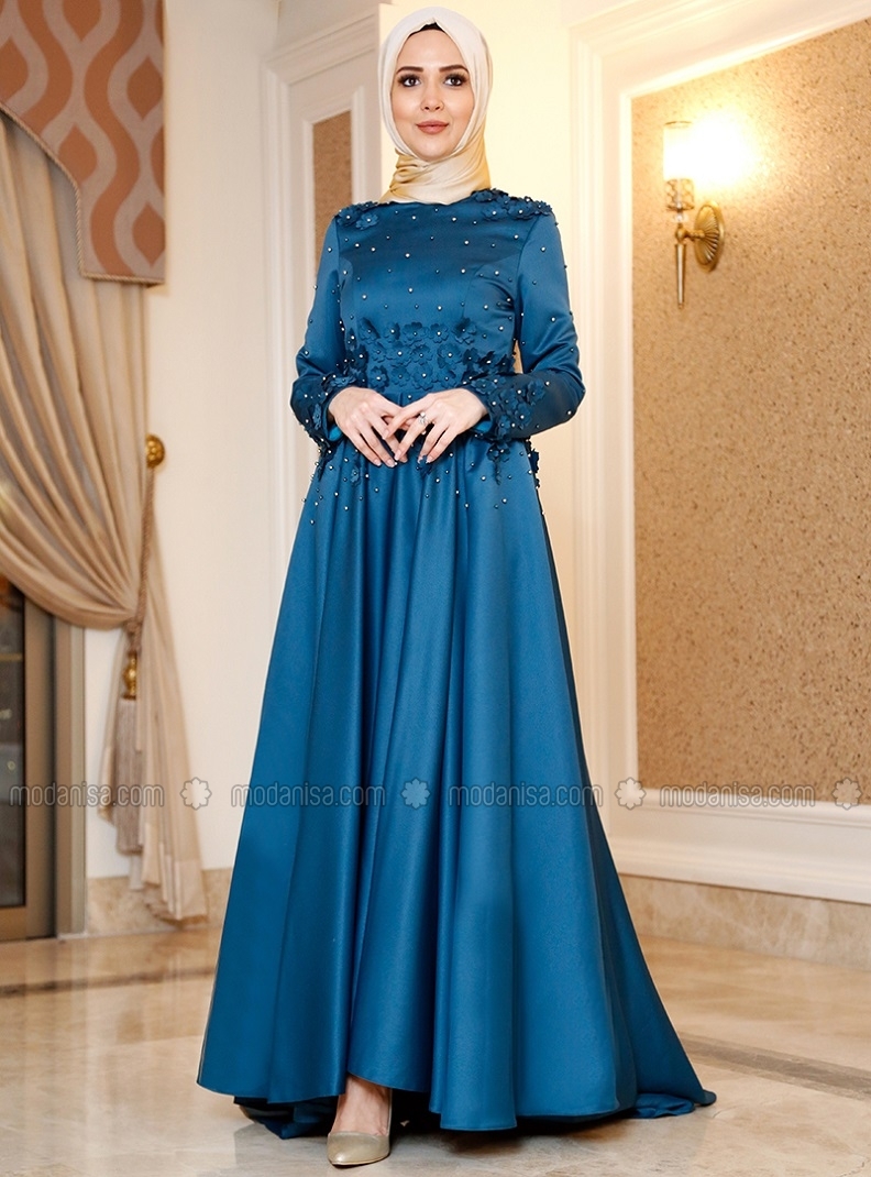 robe noire a sequin