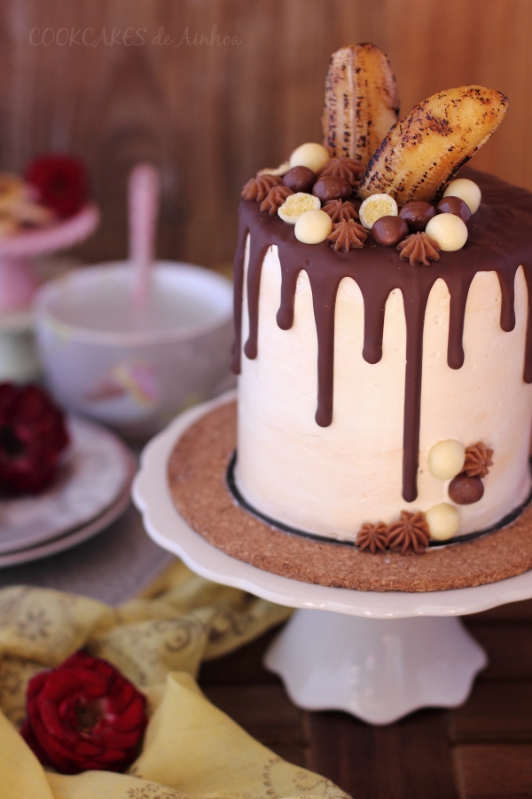 Drip Cake de Plátano y Tres Chocolates