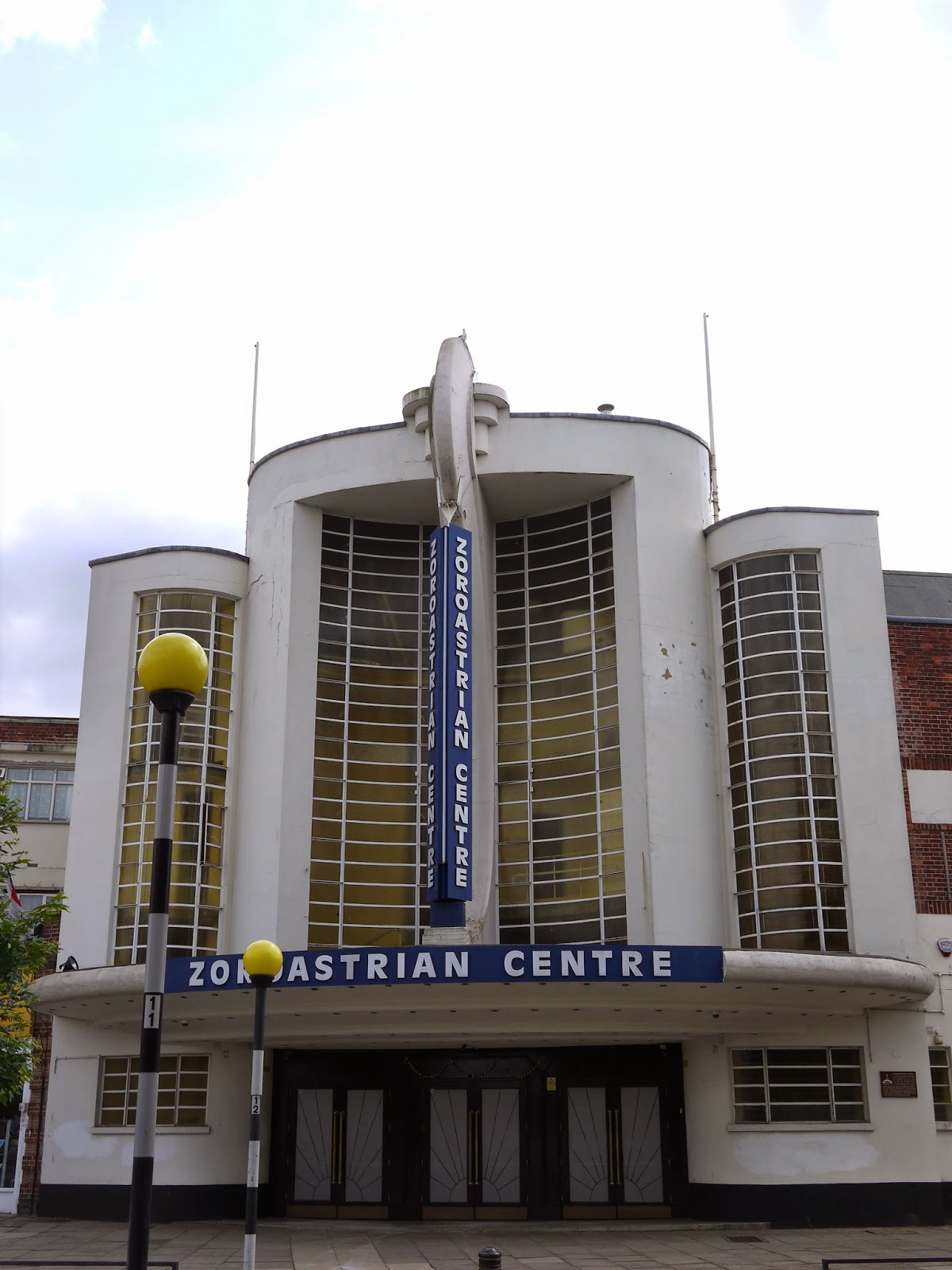 Adrian Yekkes: Picture post 33: Art deco beauty in Rayners Lane - the ...