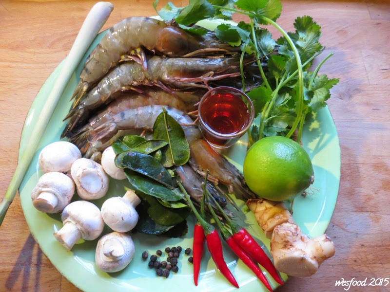 WesFood - Herr Westerhausen kocht ...: Sauer-scharfe Garnelensuppe (Tom ...