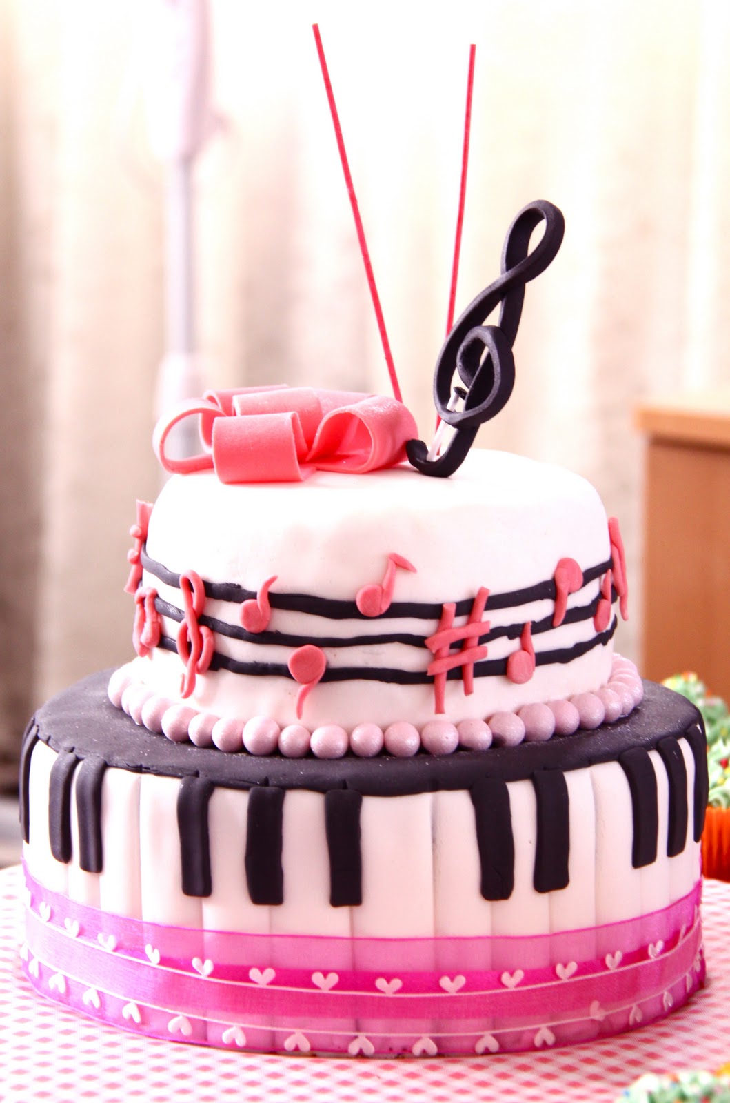 Sweet Art Cakes by Milbreé Moments Rikka's musical