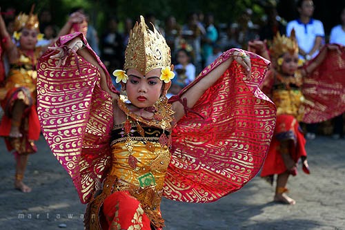 Contoh Tari Kreasi adalah Macam Macam Tarian di Indonesia