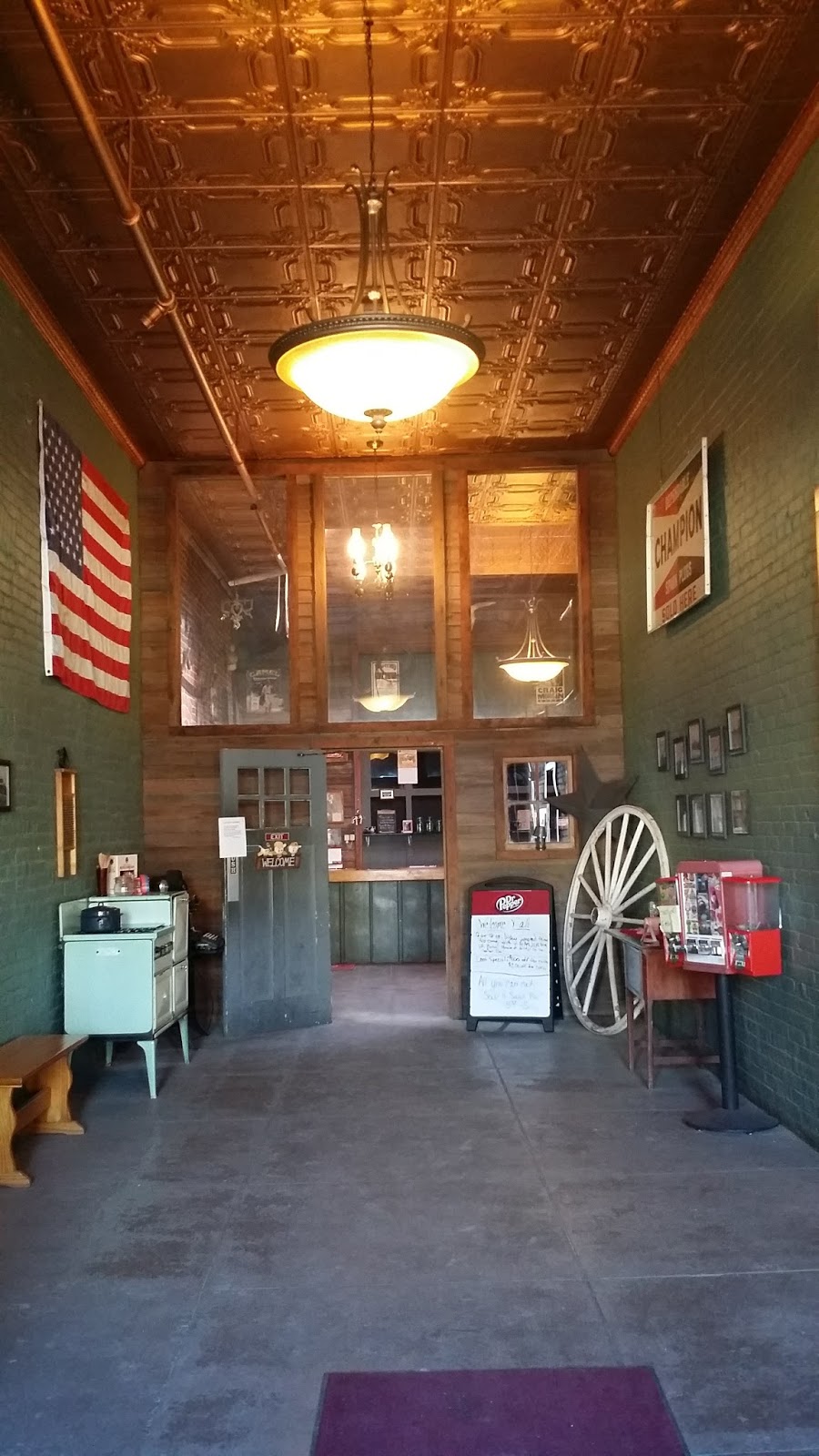 Don't Miss this little Nebraska Gem Holdrege