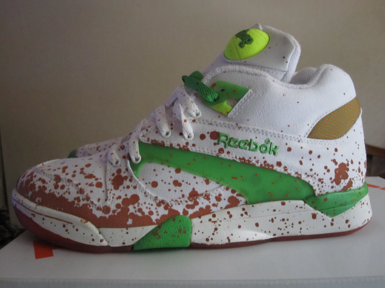 reebok pump court victory