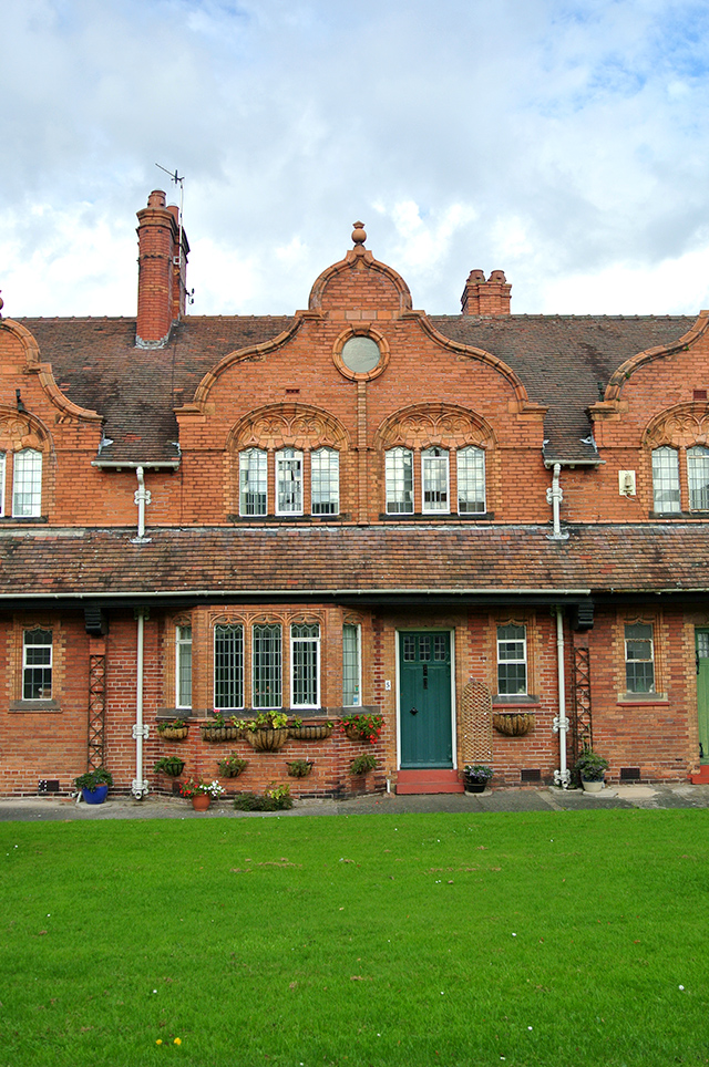 It's Not Serious! Port Sunlight