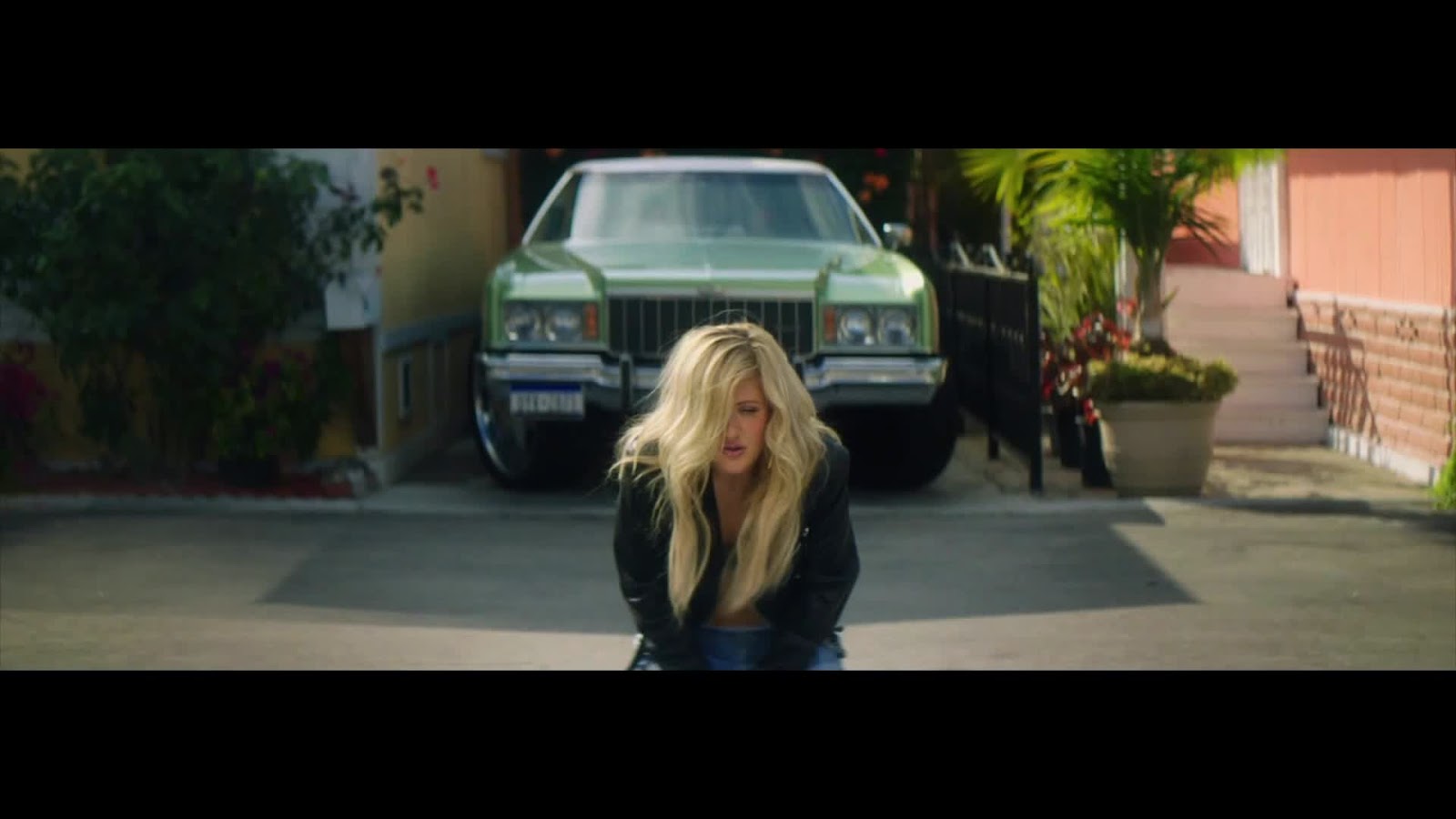 спидскейтинг марафон. сентябрь sparky deathcap. Outside speed. Ellie goulding клип. Cars outside james arthur.