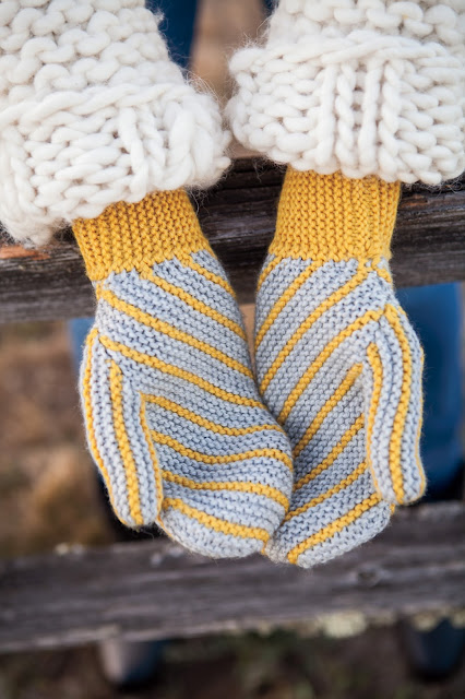 slanted, garter, stitch, knit, mittens, yellow, gray, stripe