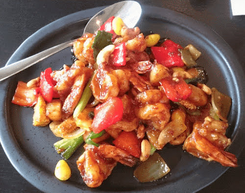 Thai Stir Fried Chicken with Cashew Nuts and Prawns