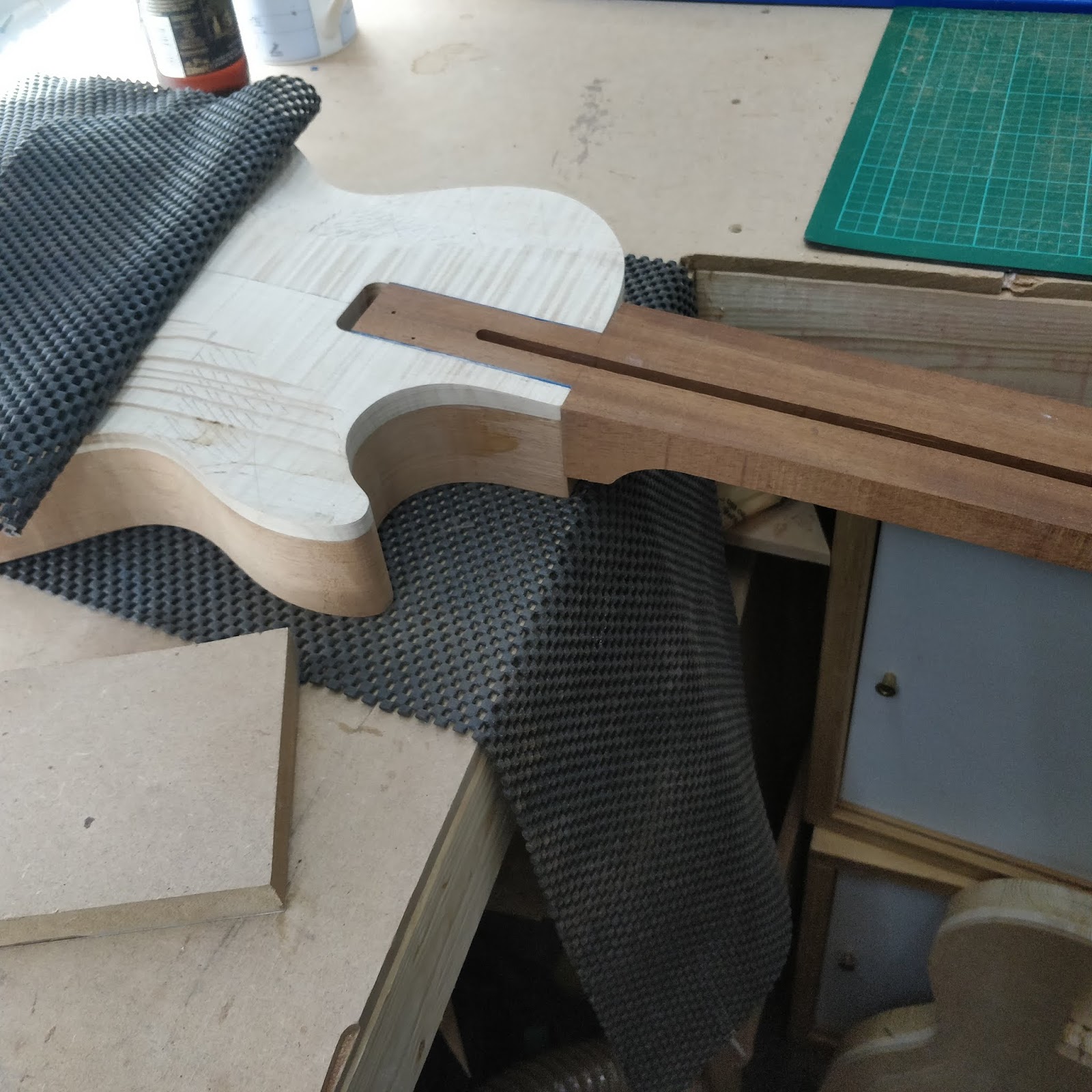 Chris Builds Guitars Headstock thickness and volute