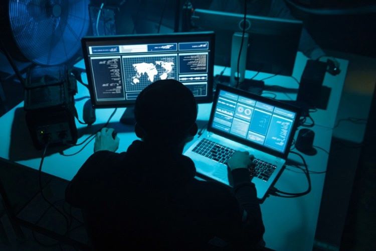 Süper güçlü bilgisayarlarla donatılan Hacker üstleri kuruldu.