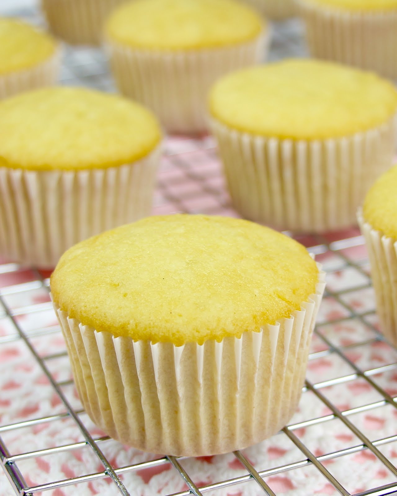 {VIDEO} THE BEST Vanilla Cupcakes from Scratch The Lindsay Ann