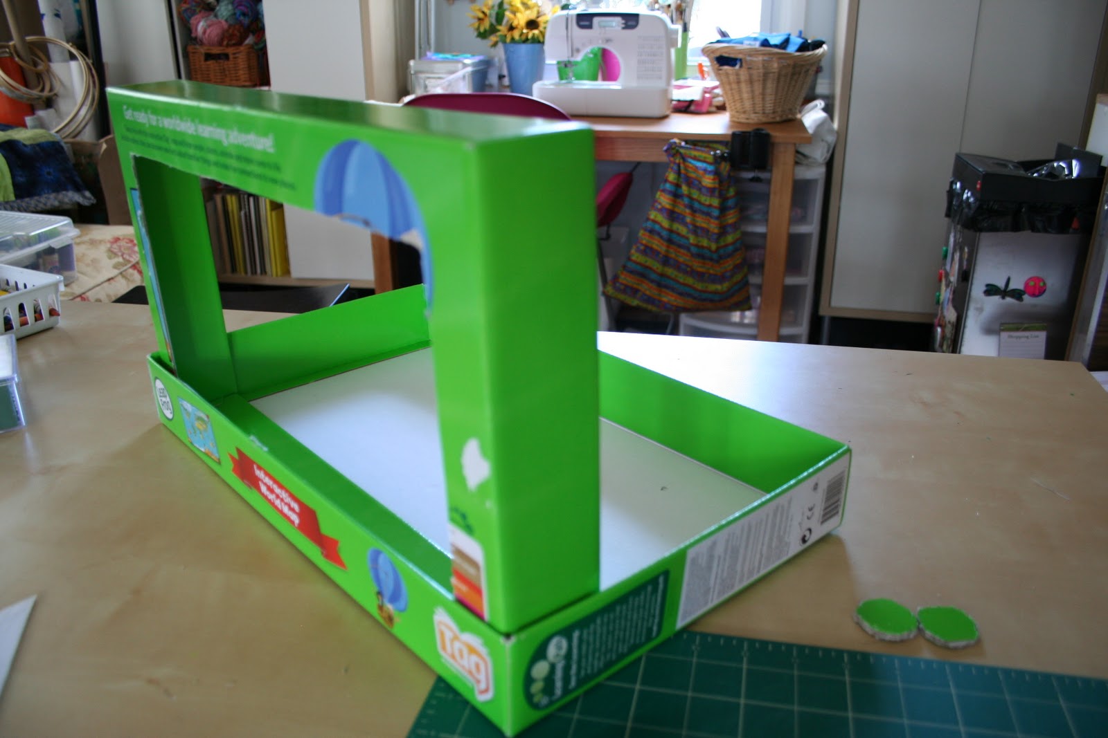 Pink and Green Mama * ReCycle Craft Cardboard Box Puppet Theatre