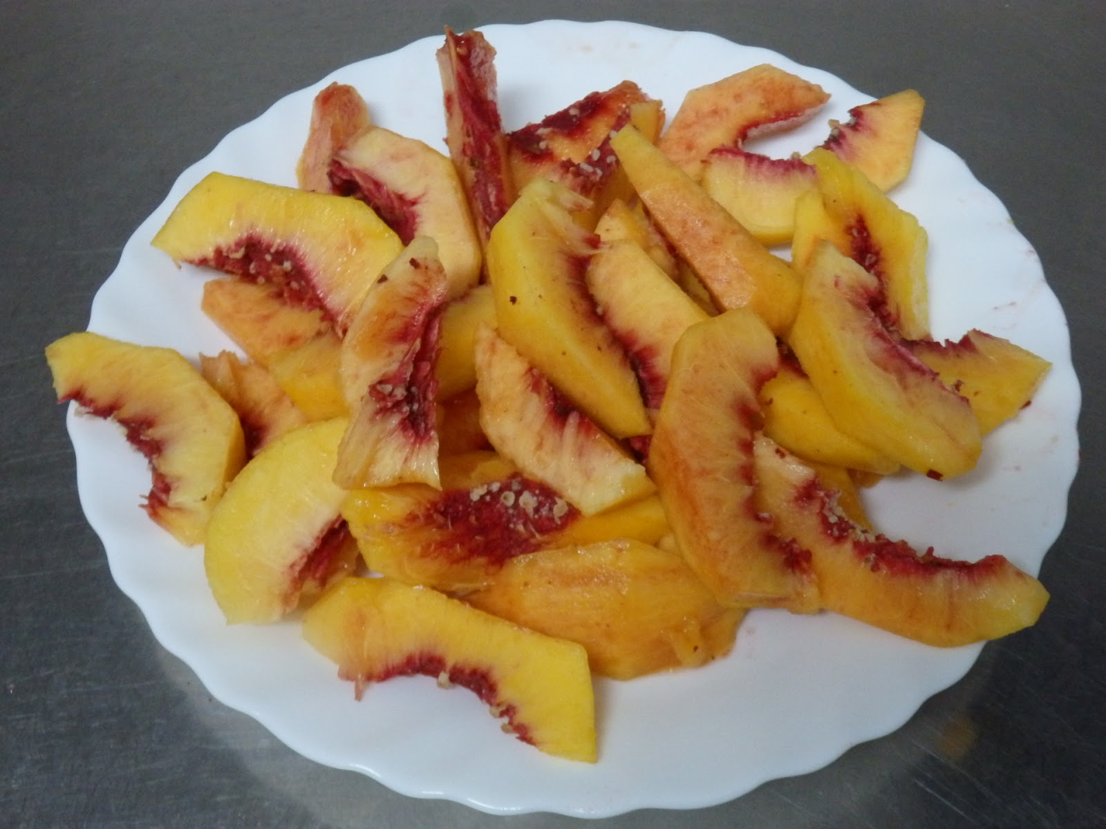 OSUKAA IS COOKING SALMON AL MICROONDAS CON SALSA DE YOGUR Y NECTARINAS CARAMELIZADAS / SALMON