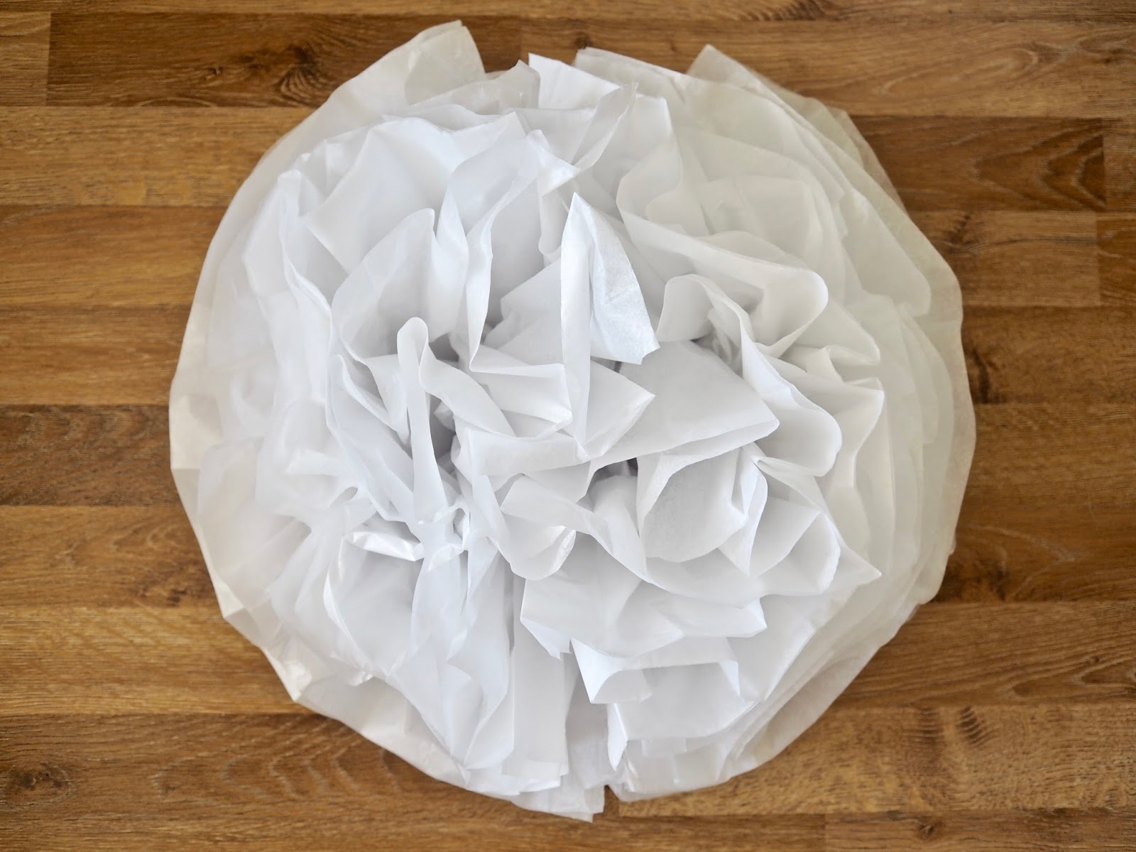 How to make a flower wall, cheap and budget friendly Dainty Dress Diaries